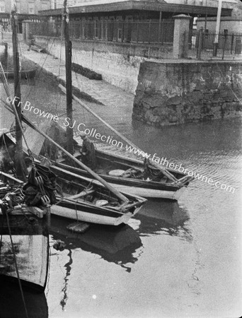 OYSTER BOATS IN CHAMBER